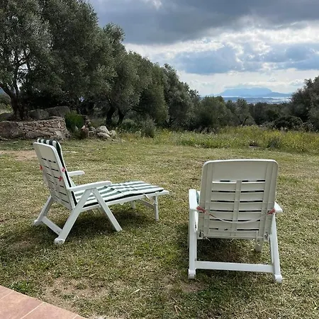 Stazzo Gallurese Vista Mare 木屋 奧爾比亞